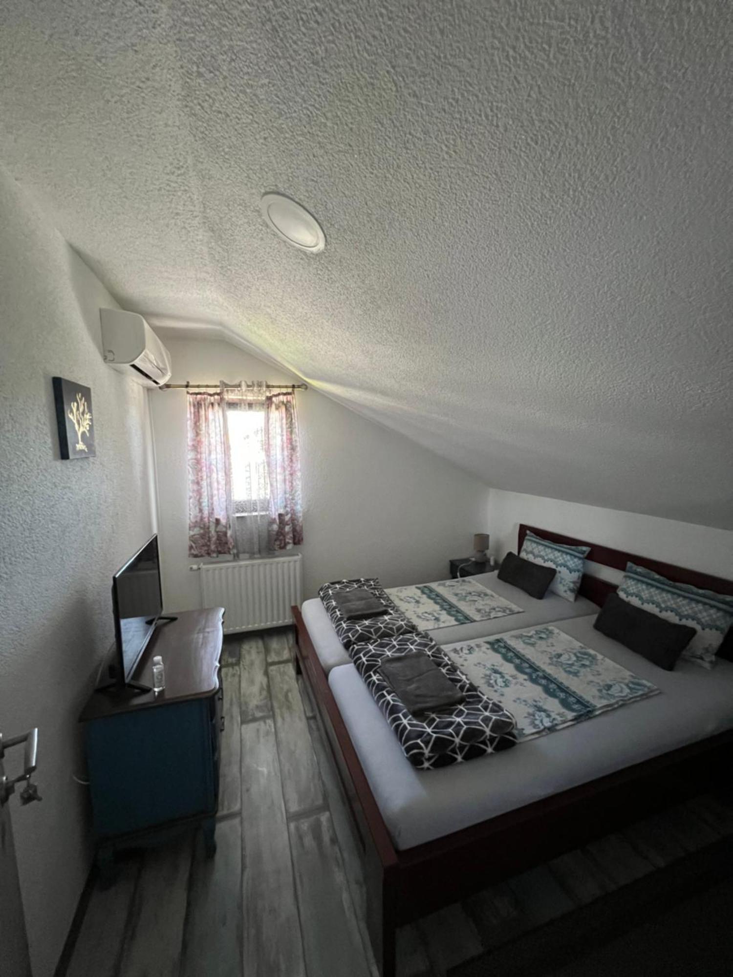 Prenociste-Sobe-Rooms-Aman Bihac Ngoại thất bức ảnh